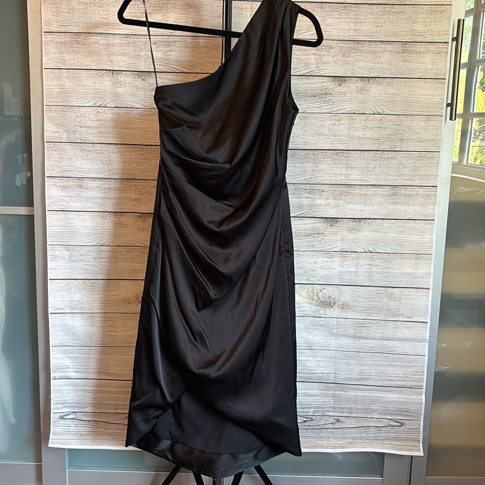 NWOT Size 2 black Banana Republic One Shoulder dress